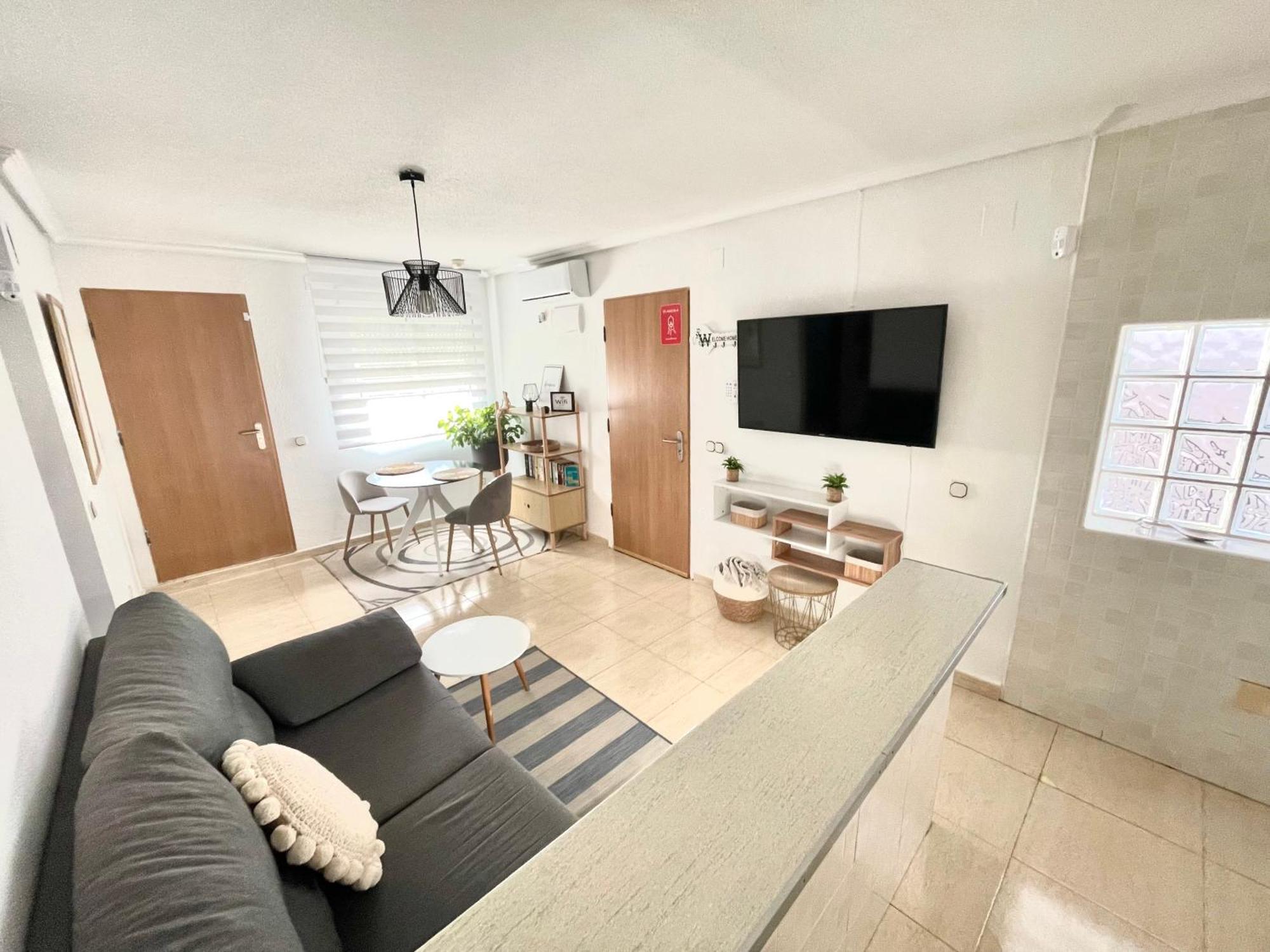 Pretty Bungalow With Private Terrace ポロップ エクステリア 写真