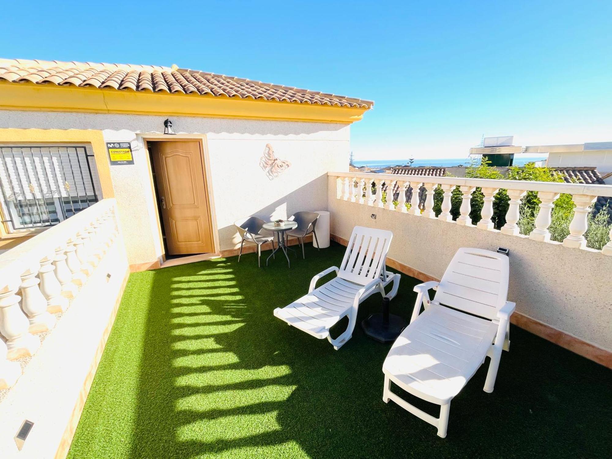 Pretty Bungalow With Private Terrace ポロップ エクステリア 写真
